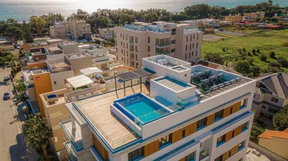 Luxury 2-Bedroom Apartment with Rooftop Pool in Potamos Germasogeia — photo 1